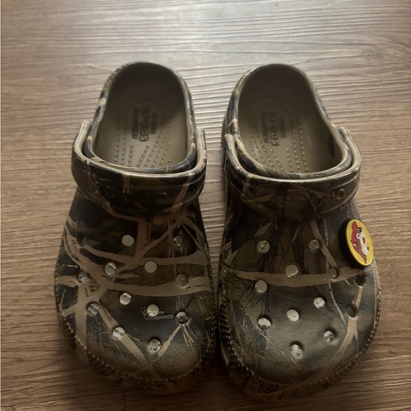 CROCS Kids Shoes in Camouflage with Character Charm - Picture 2 of 5